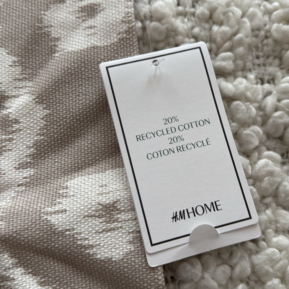 H&M | Patterned | Throw | Cushion Cover - Picture 9 of 11